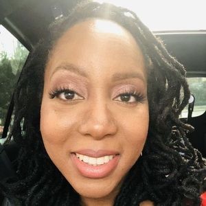 Meet your Posher, Monique